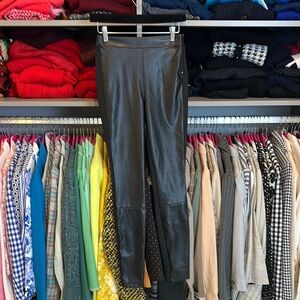 WHBM black front faux leather and back ponte skinny pants size 0